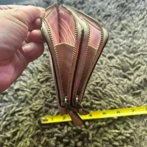 Authentic Coach wristlet wallet pale pink. Leather. - Picture 12 of 14